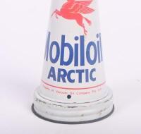 MOBIL: A original Mobiloil '20 Arctic' grade tin top oil pourer, complete with dust cap - 2