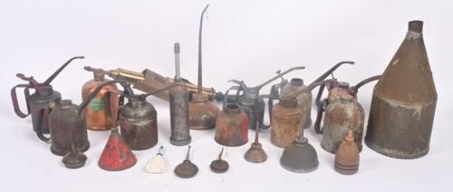 OILERS: A large collection of approx 20 hand held oilers