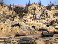 LAYOUT: An impressive digital H0 gauge model railroad layout of a circa 1950s style American scene (click for important information for bidders &ndash; immediate pickup from Melbourne only) - 8