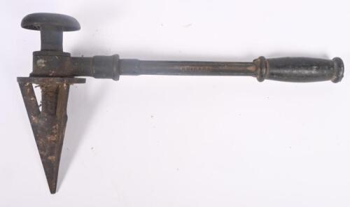 REAMER: A early reamer tool with brand marking 'The Nye Tool & Mach Works - Chicago' marked with P921
