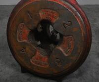 PIPE THREADER: A vintage Ridgid pipe threader for 1" to 2" pipe No65-R with large&nbsp;agriculture vice - 2