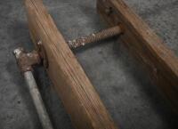 PIPE THREADER: A vintage Ridgid pipe threader for 1" to 2" pipe No65-R with large&nbsp;agriculture vice - 3