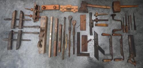 TOOLS: A tub of mixed early hand & wood working tools including spirit levels, clamps, planes, saws & others.