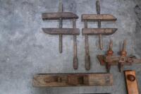 TOOLS: A tub of mixed early hand & wood working tools including spirit levels, clamps, planes, saws & others.&nbsp; - 8