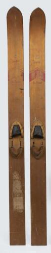 SKIS: A pair of impressive early c1930s wooden 'D'arcy Rutherford Autograph Model' skis 247cm high each