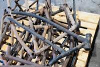 DOUGLAS: A group of EW frames in various conditions [Sydney] - 6