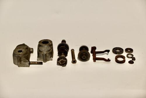 88 · DOUGLAS: 2-speed Douglas gearbox in parts, numbered LG 43563 [Sydney]