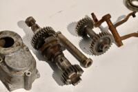 DOUGLAS: 2-speed Douglas gearbox in parts, numbered LG 43563 [Sydney] - 4