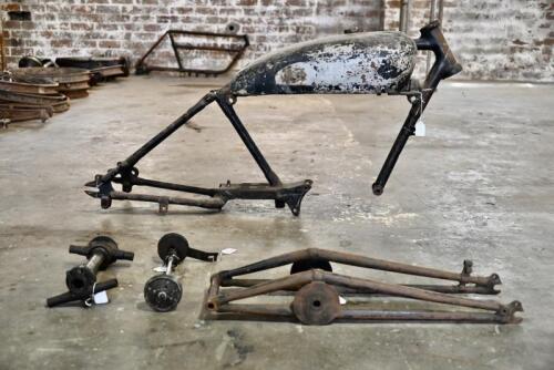 114 · NORTON: Circa 1929/1930 Norton overhead valve frame, tank and forks [Sydney]