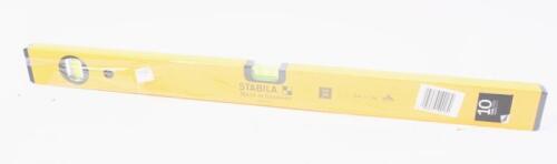 SPIRIT LEVEL: A Stabila Type 70 spirit level