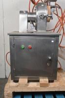 GRINDER: A Daribo&nbsp;grinder model no. DRB-200B 3 phase, 4kw. - 2
