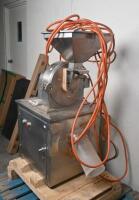 GRINDER: A Daribo&nbsp;grinder model no. DRB-200B 3 phase, 4kw. - 5