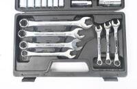 SOCKET SET: A Metrinch metric socket set in case. Looks to be missing one socket - 2