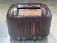 RADIO: A c1950s bakelite Kriesler&nbsp;radio Model no 11-20