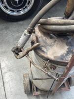 TROLLEY: A oil trolley with a Mobil Mobilgrease 20kg drum with pump and hose. - 3