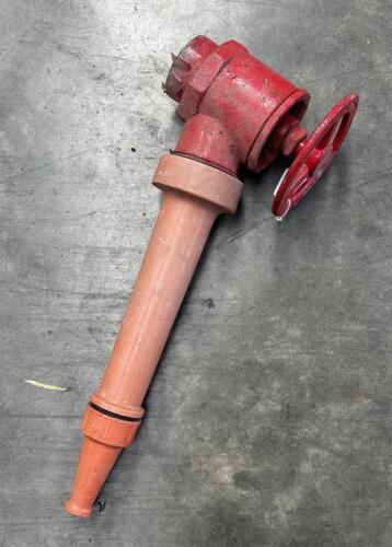 FIRE HYDRANT: A vintage fire hydrants valve, approx 55cm high