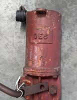 OIL PUMP: A OES oil pump with faded Mobil logo - 2