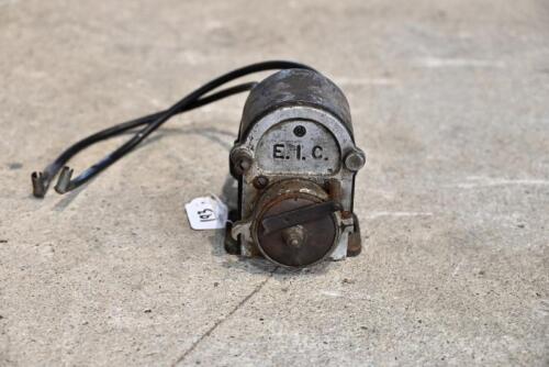 193 · DOUGLAS: A 180 degree type A2 E.I.C twin cylinder Douglas magneto [Sydney]