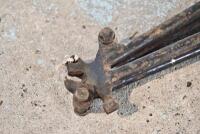 DOUGLAS: A pair of Douglas fork blades, undetermined model [Sydney] - 4