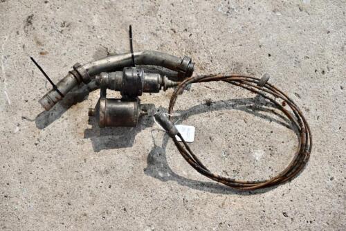 284 · AMAC: An Amac carburettor, believed to suit a 2 3/4 HP Douglas, complete with manifold and control cables [Sydney]
