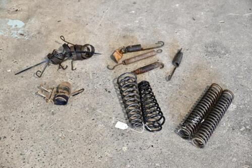 356 · SPRINGS: A quantity of miscellaneous springs [Sydney]