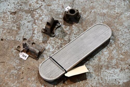 364 · ALLOY: Miscellaneous alloy parts including footboard, magneto bracket, make and model unknown [Sydney]