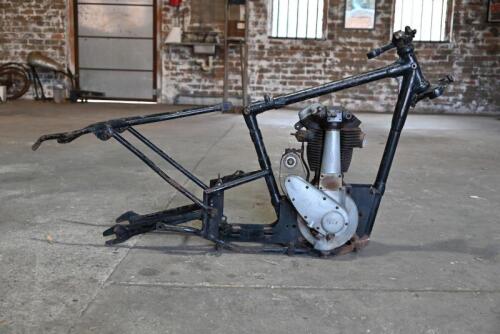 BSA: A M31 350cc engine (no. YB31-2586) in earlier modified WM20 frame (no. WM20-41178), incomplete and unrestored.