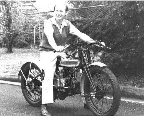 73769 · A scientific instrument maker by trade, Eric Bourn worked for the CSIRO... [Click to read bio]