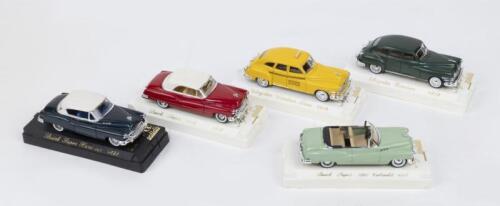 SOLIDO AGE D'OR: 5 1:43 Solido Age d'or models, i Red and White 1950 Buick Super Hard Top, 1 Blue and White 1950 Buick Super Hard Top, 1 Light Green and Black 1950 Buick Super Cabriolet, 1 1946 Chrysler Windsor Yellow Taxi, 1 Green 1946 Chrysler Windsor Sedan.