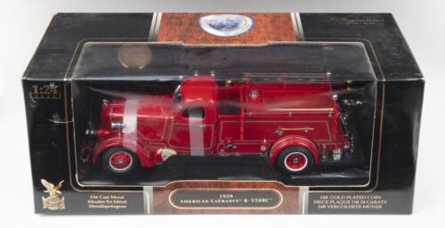 195 · FIRE FIGHTERS: 1:24 Yat Ming Signature Series Freeport Engine 3 1939 American LaFrance B-550RC Fire Engine, C of A, boxed.
