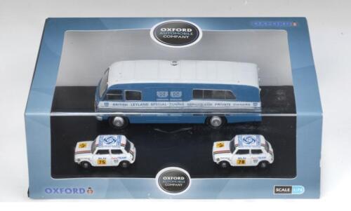 367 · OXFORD COMMERCIALS: 1:76 scale Oxford Commercials Blue and White BMC Car Transporter & 2 Mini 1275GT British Leyland Nederlands Mini Coopers, 1 #78 being the drive of David Preece, decorated in white with red and green stripes with Castrol Team sponsored logos along the sides, and 1 with the same sponsors and colour scheme, which competed as #75, driven by Hugh Wheldon, all in a custom display box.