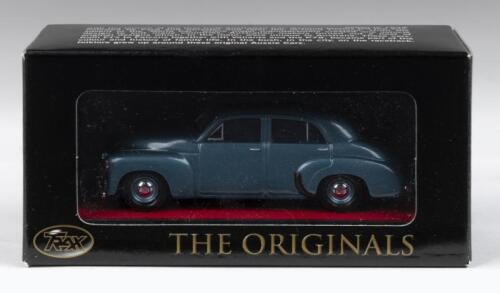 418 · TRAX THE ORIGINALS 1:43 scale Trax The Originals series TR15D Pearlescent Blue 1948 Holden 48/215 Sedan, clear display boxed.