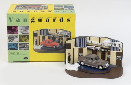 VANGUARD DIORAMA: 1:43 scale Lledo Vanguards Rover 100 Earl's Court Diorama, includes figurines and Brown Rover 100 Sedan, No 22 of 2600, C of A, boxed.