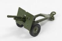 FIELD GUN: A Dinky Toys No. 686 25-Pounder Field Gun, in original box made in England by Meccano&nbsp;Ltd - 3