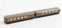 PASSENGER SET: A Dinky Toys No. 16 Express Passenger Set, comprising of to train carriages&nbsp;missing locomotive,&nbsp;in original box made in England by Meccano Ltd - 3