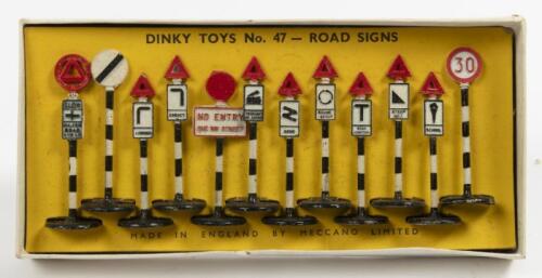 ROAD SIGNS: A Dinky Toys boxed set of Road Signs No. 47, comprising of 12 model road signs, in original box made in England by Meccano Ltd