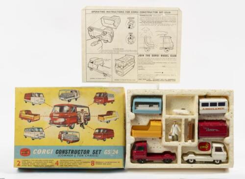CORGI GIFT SET NO 24 CONSTRUCTOR: A Corgi toys gift set No 24, Corgi constructor set gs/24 Commer 3/4 ton chassis