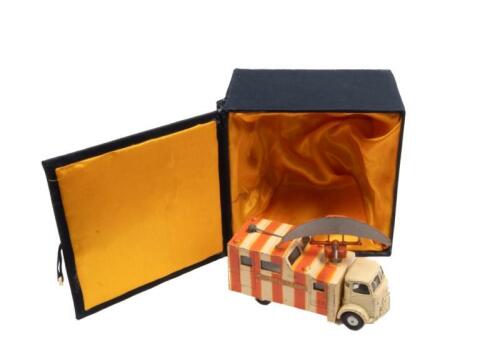 RADAR TRUCK: A Corgi Toys Military Model including a Decca Airfield Radar Truck, without original box, model with slight wear/paint chipping