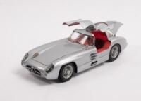 MERCEDES-BENZ: A Limited Edition Paul's Model Art - FIRST CLASS COLLECTION&nbsp;- 1:24 scale Mercedes-Benz 300 SLR UHLENHAUT COUPE - 3