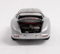 MERCEDES-BENZ: A Limited Edition Paul's Model Art - FIRST CLASS COLLECTION&nbsp;- 1:24 scale Mercedes-Benz 300 SLR UHLENHAUT COUPE - 4