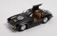 MERCEDES-BENZ: Three&nbsp;Mercedes-Benz models including a&nbsp;1:24&nbsp;scale CB.300SL Gullwing, a 1:36 KINSMART&nbsp;1954 300SL Gullwing and a 1:36 scale KiNSMART&nbsp;SLS AMG, in good condition. - 4