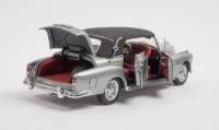 MERCEDES-BENZ 300D: A 1:24&nbsp;scale CMC 1958 - 1962&nbsp;Type 300 d Cabriolet D - 3