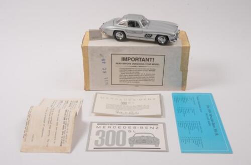 MERCEDES BENZ: A 1:18 scale Franklin Mint Precision Models 1954 Mercedes Benz 300 SL, in box