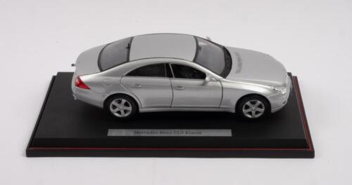MERCEDES-BENZ: A 1:18 scale Maisto Mercedes-Benz CLS-Klasse model