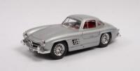 MERCEDES-BENZ: A 1:18&nbsp;scale Bburago 1954 Mercedes-Benz 300 SL model&nbsp;