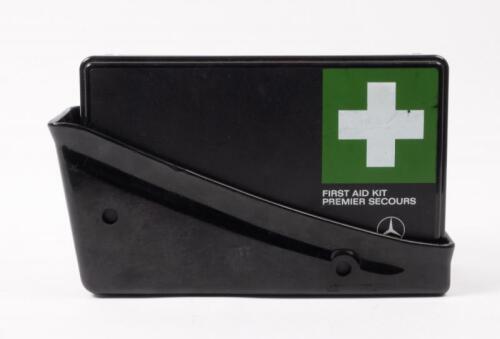 MERCEDES-BENZ KIT: A Mercedes Benz first aid kit in original holder, complete unused kit (1158650255)