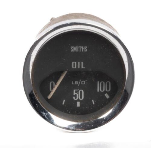 AM V8/DBS: A SMITHS oil gauge (PG 1301/06AR) suitable for Aston Martin AM V8/ DBS