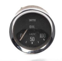AM V8/DBS: A SMITHS oil gauge (PG 1301/06AR) suitable for Aston Martin AM V8/ DBS