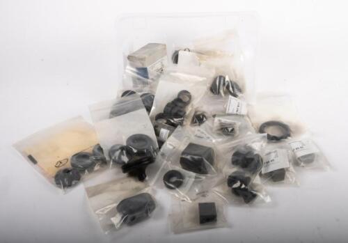 RUBBER GROMMETS SEALS O RINGS: A large group lot consisting of rubber grommets, seals, rubber bushes, o rings etc to suit mercedes benz