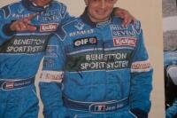 FORMULA 1: A autographed Formula 1 guide&nbsp;from the 1997 GP,&nbsp;signatures include, Jacques Villeneuve, Heinz-Harald Frentzen, David Coulthard and others. - 3